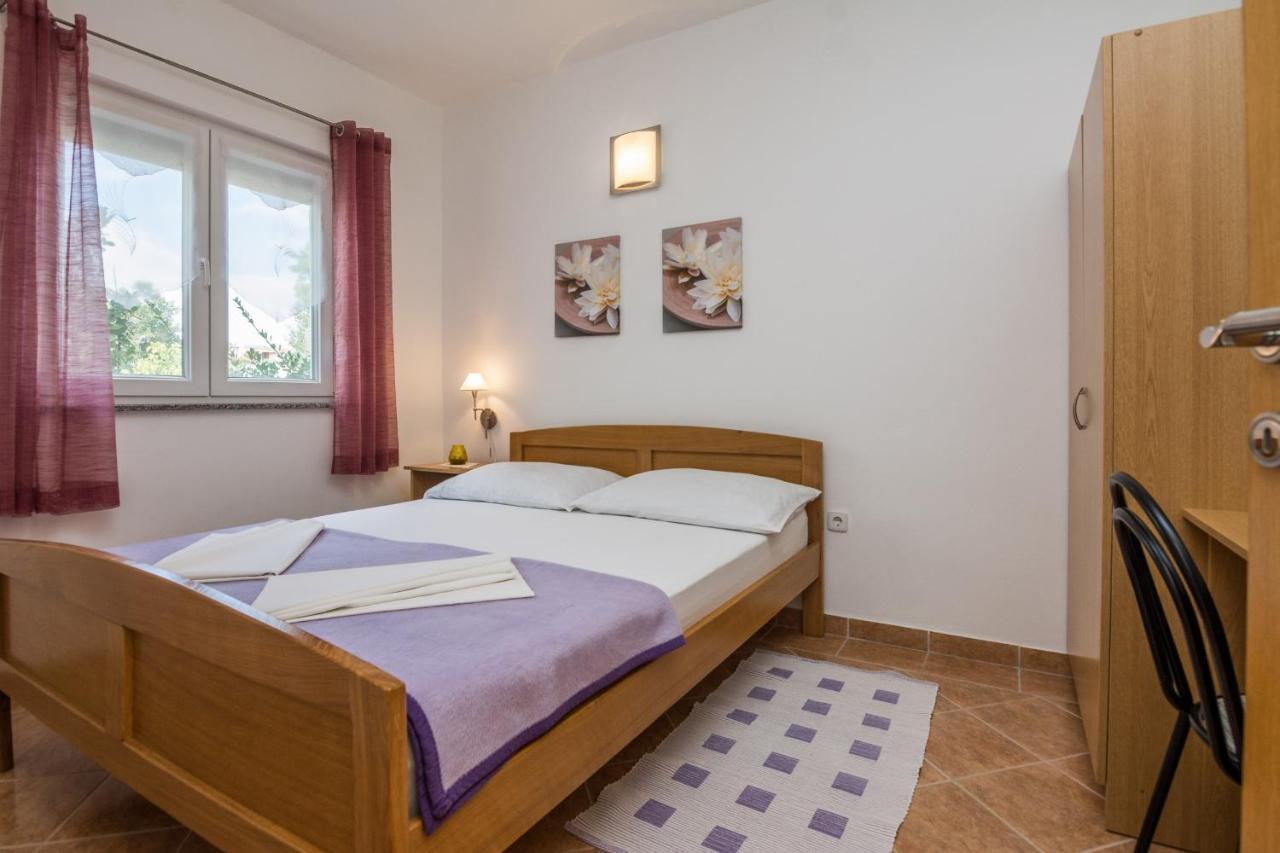 Apartments Sarlija Vir Eksteriør bilde